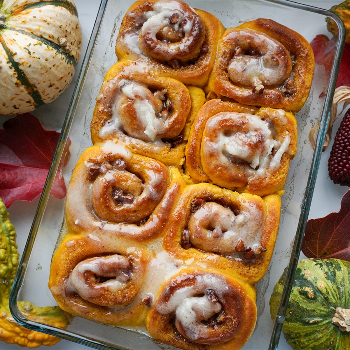 Kürbis-Pekannuss-Zimtschnecken